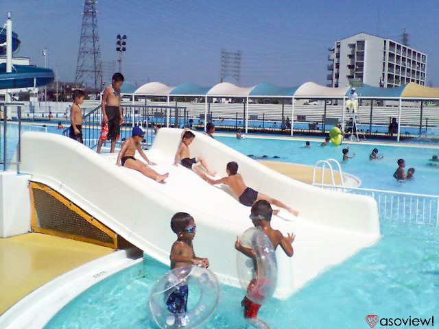 高砂市民プールは 楽しい穴場スポット スライダーは大人も子供も大興奮