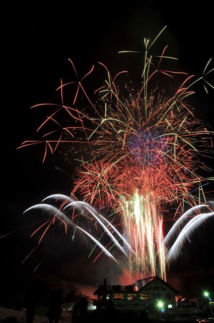 シーパラに30tの雪となまはげ 秋田の極上グルメが上陸 こでられね 秋田大集合 が開催