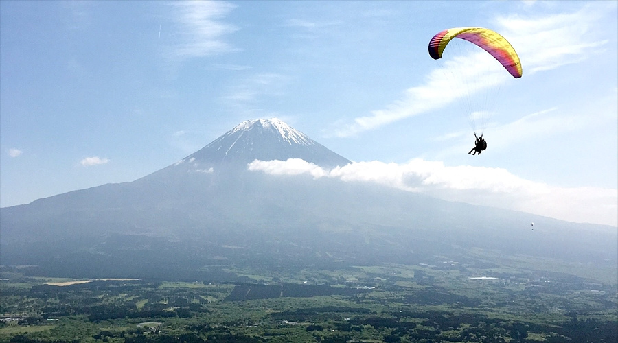 富士山に手が届きそう 鳥のように 風のように空を飛ぶ 静岡 パラグライダー