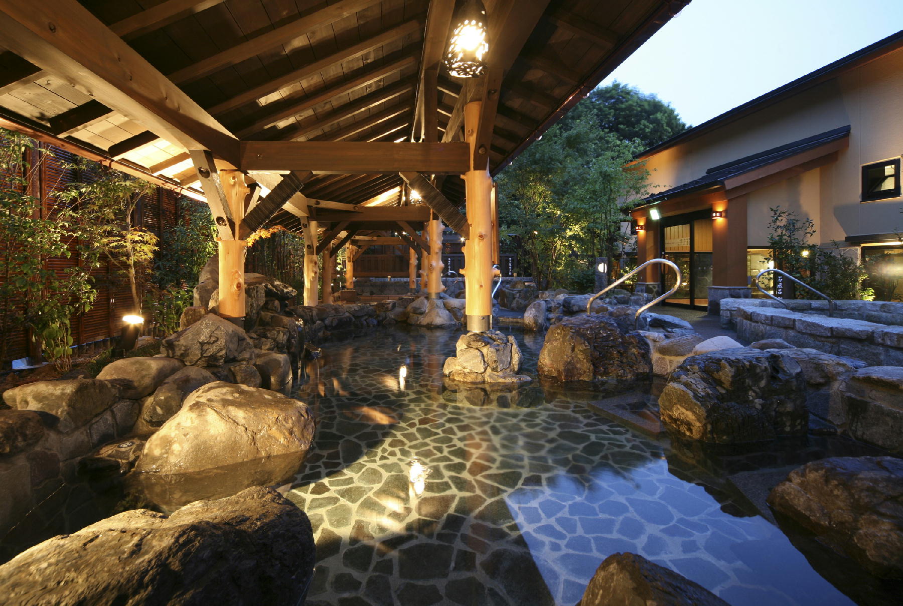 都内の人気スーパー銭湯 おふろの王様 多摩百草店 がasoview に登場