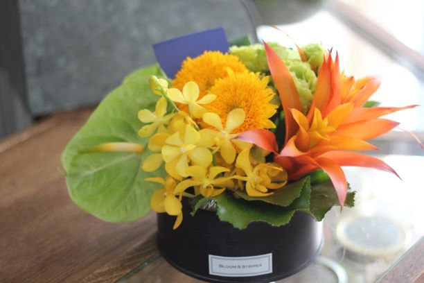 米寿のお祝い プリザーブドフラワーよりも長持ち 1週間発送コース 歳のお祝い Happyマザーフラワー プレゼント ボトルフラワー レッドtb 祖母 米寿 米寿祝い 誕生日 お祝い Happyマザーフラワー