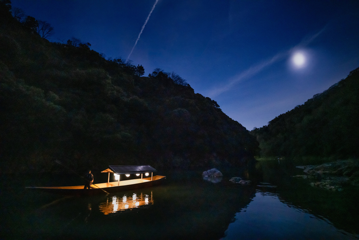 1日1組限定 星のや京都で月夜を楽しむアクティビティ 奥嵐山の月明かり舟 開催