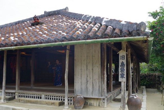 琉球村 エイサー演舞や琉球民族衣装体験など沖縄の魅力が体験できる